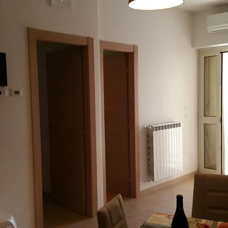 Apartment Repraesentative Zwei Mit Veranda Und Garten Vieste