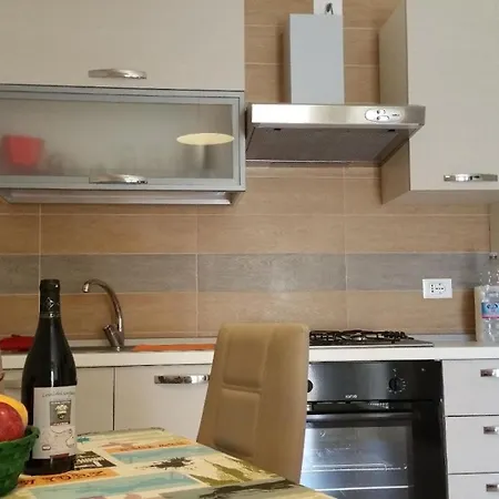 Repraesentative Zwei-zimmer-wohnung Mit Veranda Und Garten Apartment