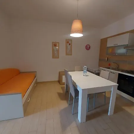 Repraesentative Zwei-zimmer-wohnung Mit Veranda Und Garten *