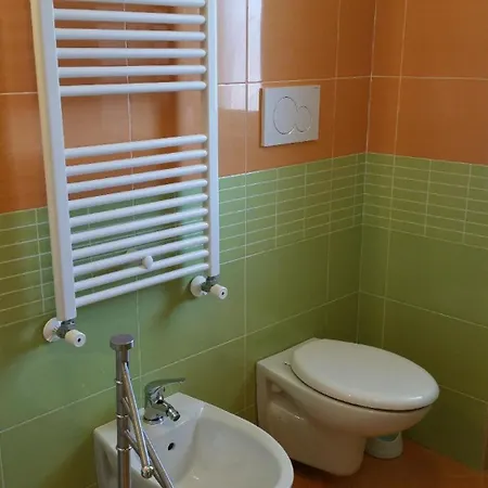 Apartment Repraesentative Zwei-zimmer-wohnung Mit Veranda Und Garten *